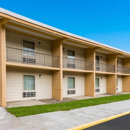 Econo Lodge Inn & Suites Binghamton Exterior photo